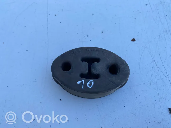 Volvo V70 Muffler mount bracket/holder 09179238