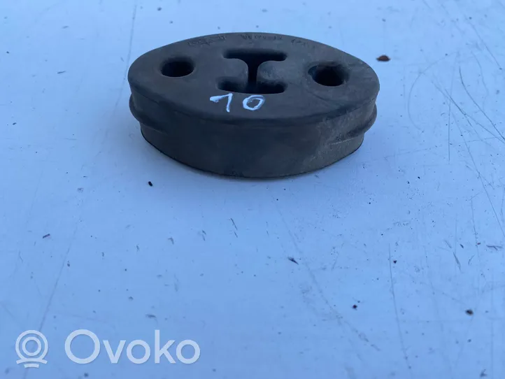 Volvo V70 Muffler mount bracket/holder 09179238
