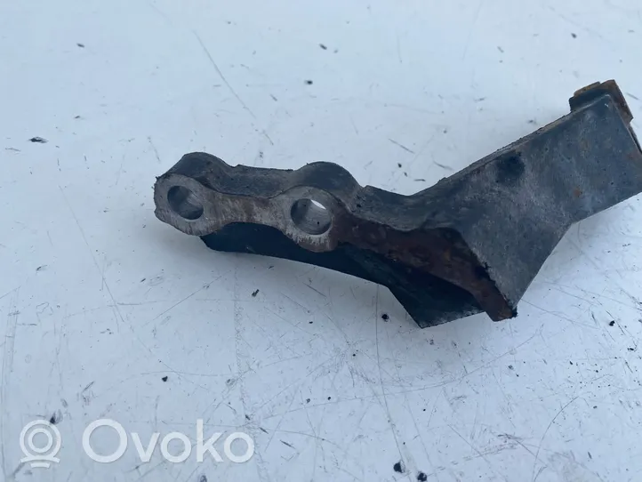 Toyota Avensis T250 Engine mounting bracket 3311905010