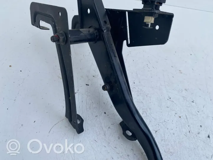 Volvo V70 Brake pedal 8622064