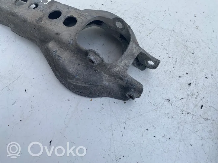 Volvo V70 Taka-ylätukivarren haarukkavipu 