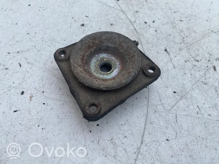 Volvo V70 Front shock absorber mounting bracket 