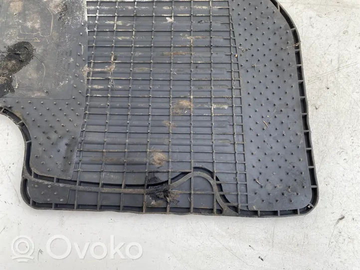 Toyota RAV 4 (XA20) Tapis de sol avant PZ414X1352RJ