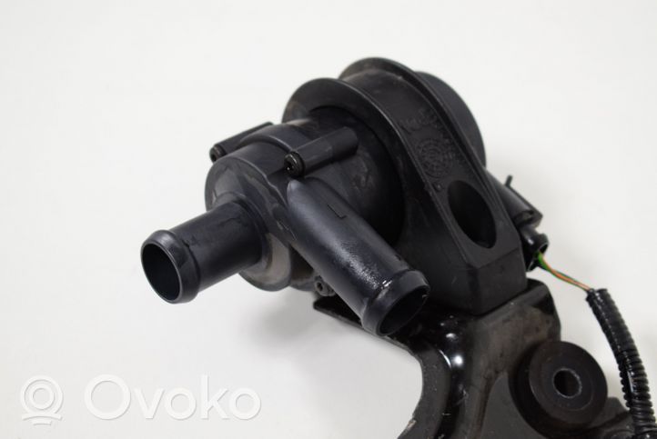 Volvo V40 Pompe à eau de liquide de refroidissement 31320347