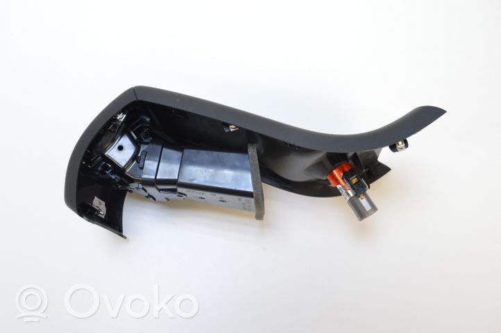 Audi Q3 8U Lango oro grotelės 8U0864376A