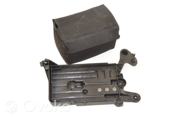 Audi A3 S3 8V Support boîte de batterie 5Q0915321