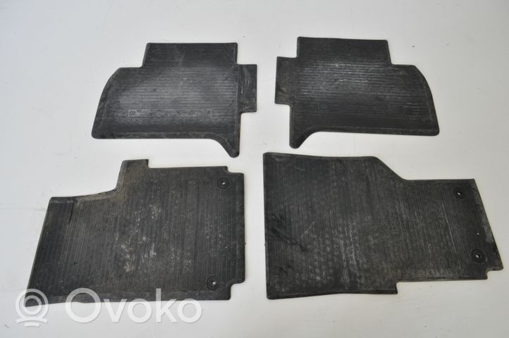 Volkswagen Amarok Zestaw dywaników samochodowych 2H0061511