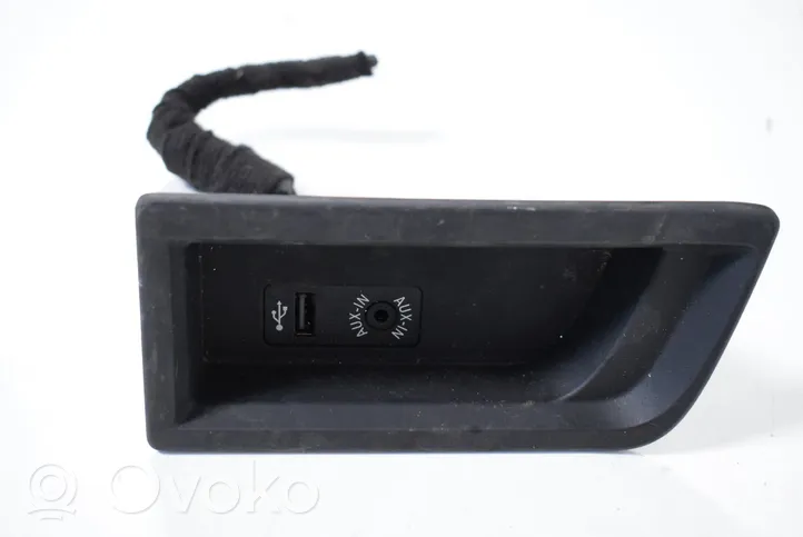 BMW 3 F30 F35 F31 Câble adaptateur AUX 9207358