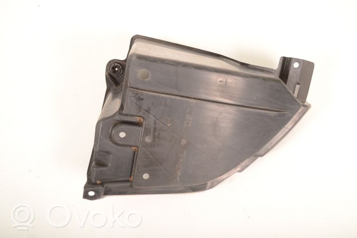 Toyota Prius (XW50) Plaque de protection de réservoir de carburant 5839847050