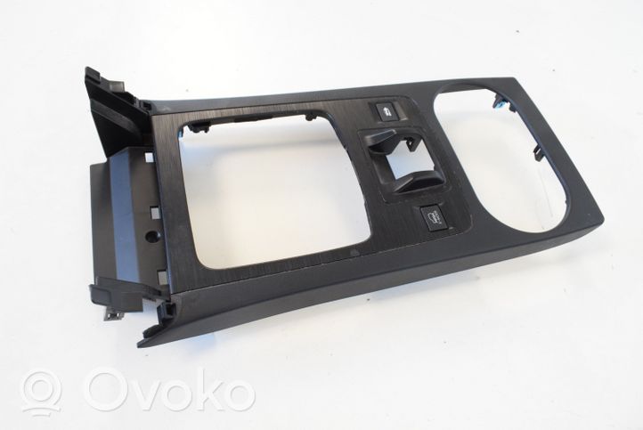 Subaru Outback (BS) Altri elementi della console centrale (tunnel) 92122AL000