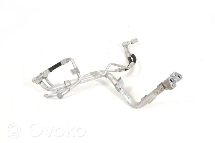 BMW i8 Air conditioning (A/C) pipe/hose 2747245