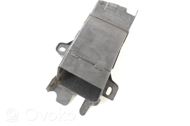 BMW 7 F01 F02 F03 F04 Prowadnica powietrza intercoolera 7184155