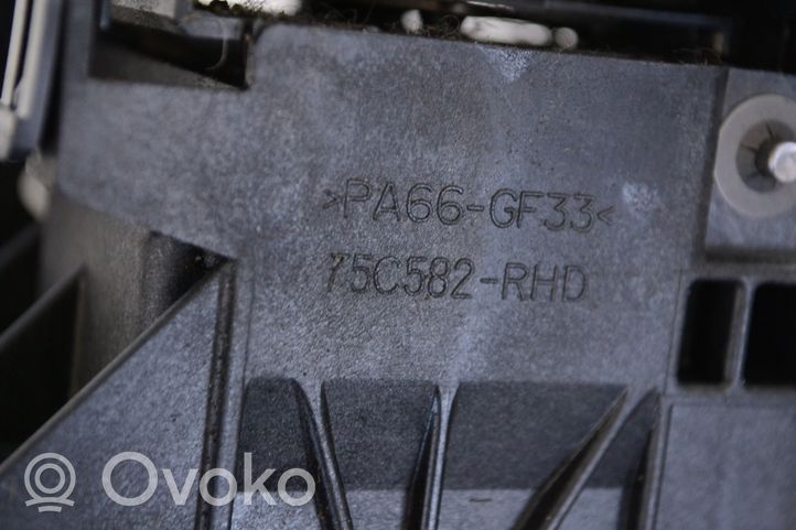 Toyota Prius (XW30) Pavarų perjungimo svirtis 75C582RHD