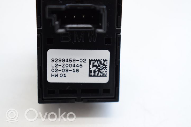 BMW X3 G01 Botón interruptor de maletero abierto 9299459
