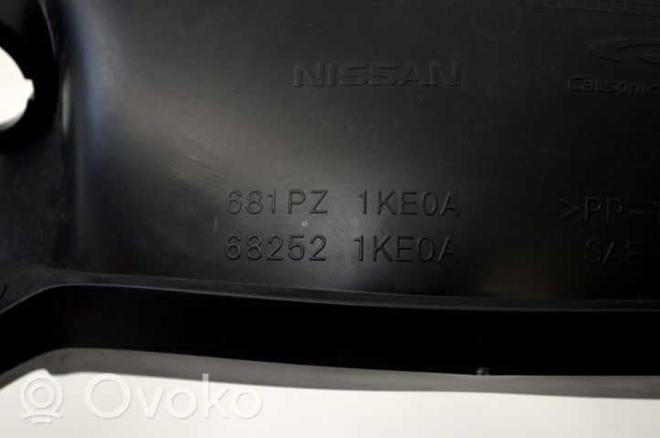 Nissan Juke I F15 Kojelaudan alempi verhoilu 682521KE0A