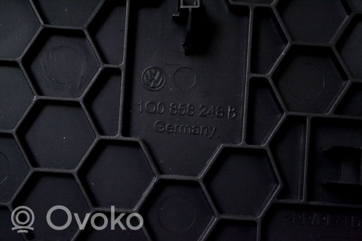 Volkswagen Scirocco Kojelaudan sivupäätyverhoilu 1Q0858247B