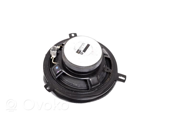 Dodge Nitro Takaoven kaiutin 05064203AD