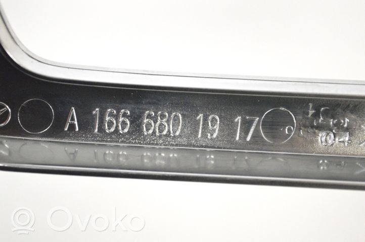 Mercedes-Benz GL X166 Cadre, panneau d'unité radio / GPS A1666801917