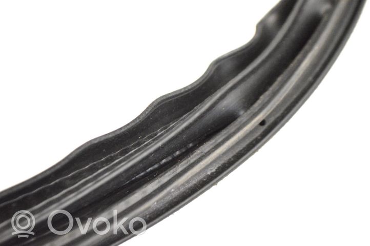 Volvo V70 Rubber seal rear door 