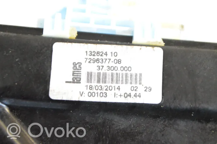 BMW 2 F45 Elektryczny podnośnik szyby drzwi przednich 7296377