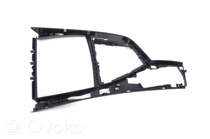 BMW 2 F22 F23 Kita centrinė konsolės (tunelio) detalė 9207313