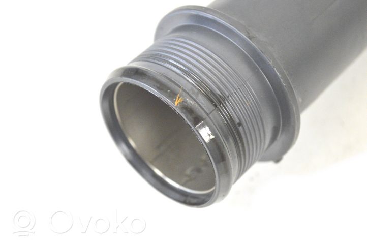 Audi Q2 - Tube d'admission de tuyau de refroidisseur intermédiaire 04L145770S