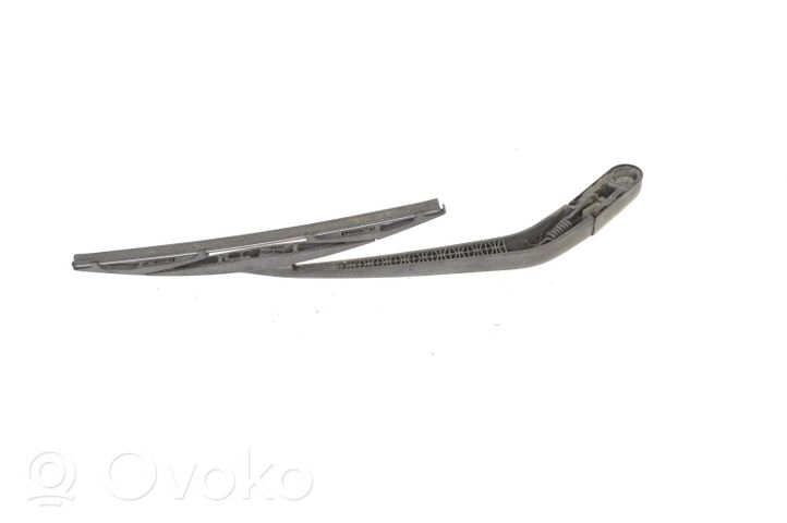 Toyota Auris 150 Rear wiper blade arm 05882