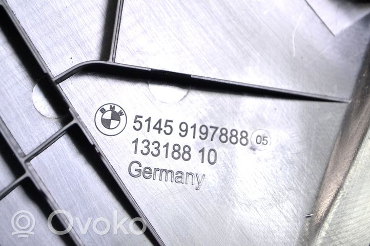 BMW 6 F12 F13 Boczny element deski rozdzielczej 9197888