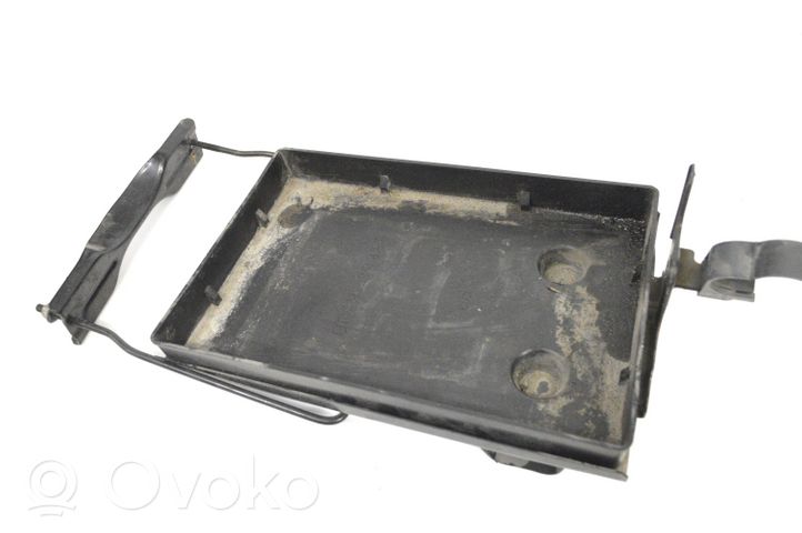 Suzuki Grand Vitara II Support boîte de batterie 3366065J0