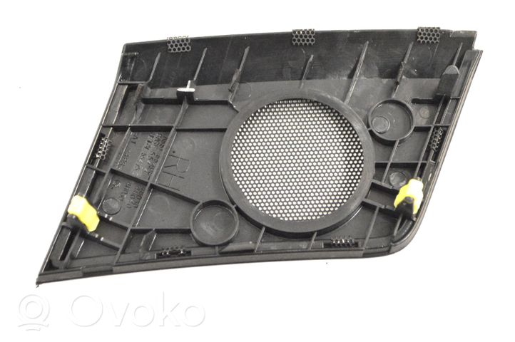 Audi A6 S6 C6 4F Maskownica centralnego głośnika deski rozdzielczej 5540848030