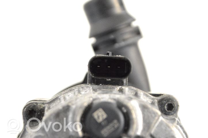 BMW 8 G14 Pompe à eau de liquide de refroidissement 8638237