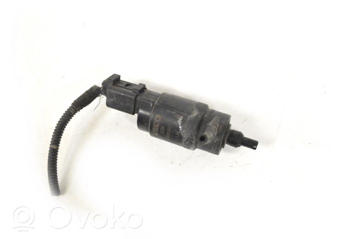 Iveco Daily 5th gen Pompe de lave-glace de pare-brise 504015670