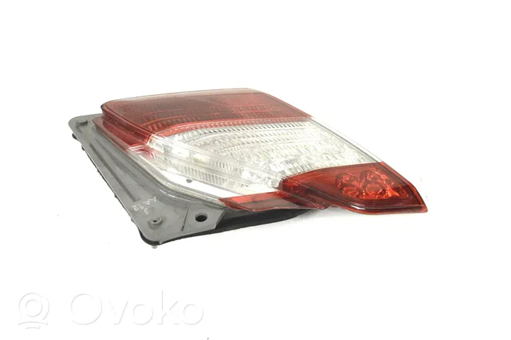 Infiniti M Tailgate rear/tail lights P8642