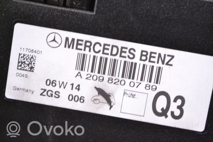 Mercedes-Benz CLK A209 C209 Wzmacniacz anteny A2098200789