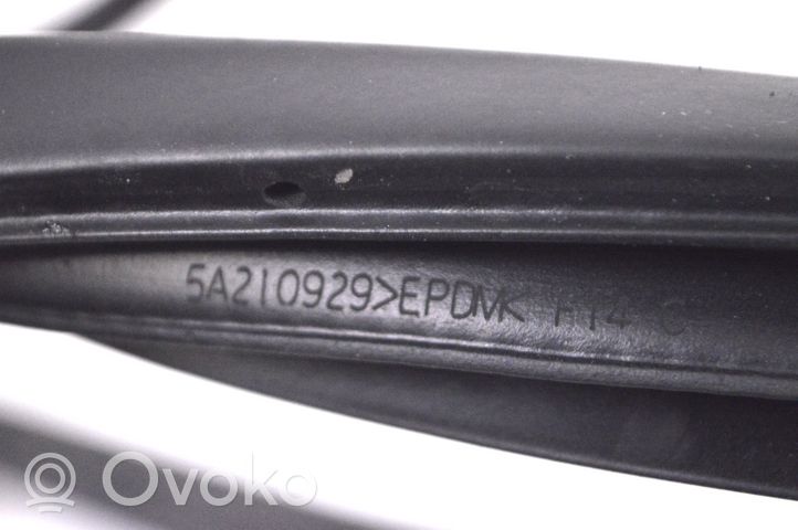 Mazda 6 Joint en caoutchouc de porte arrière 5A210929