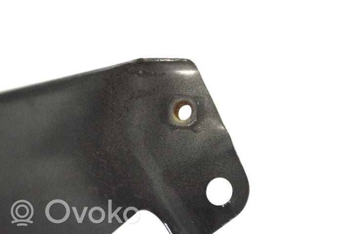 Nissan X-Trail T32 Fender mounting bracket 