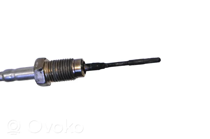 BMW 5 G30 G31 Czujnik temperatury oleju 8596276