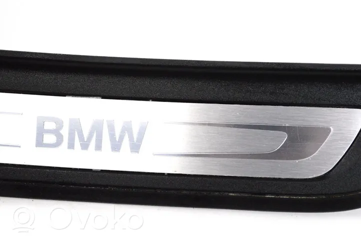 BMW 5 G30 G31 Copertura del rivestimento del sottoporta posteriore 7381330