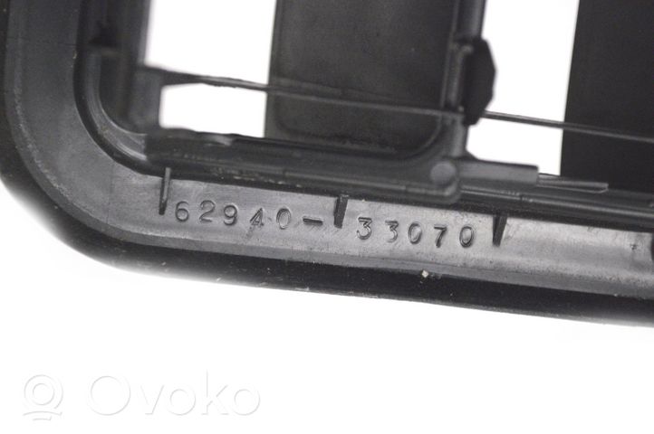Toyota Prius (NHW20) Kratka wentylacyjna pod zderzakiem tylnym 6294033070