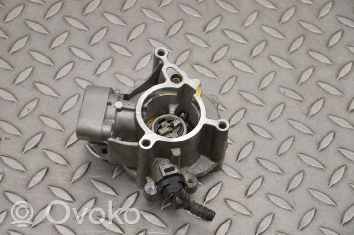 Audi Q3 8U Alipainepumppu 06L145100F