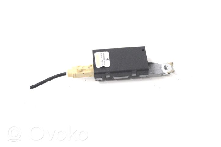 Peugeot RCZ Amplificateur d'antenne YM40500380A