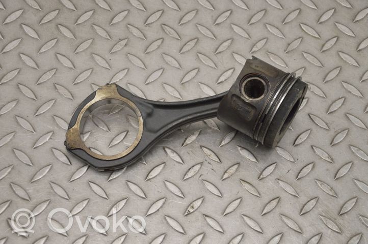 Mercedes-Benz CLS C219 Piston 6423077