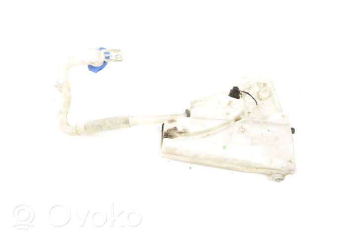 Volkswagen Touareg II Lamp washer fluid tank 7P0955453