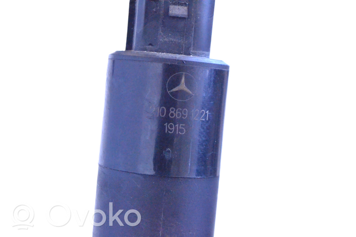 Mercedes-Benz SL R231 Pompa spryskiwacza lampy przedniej A2108691221