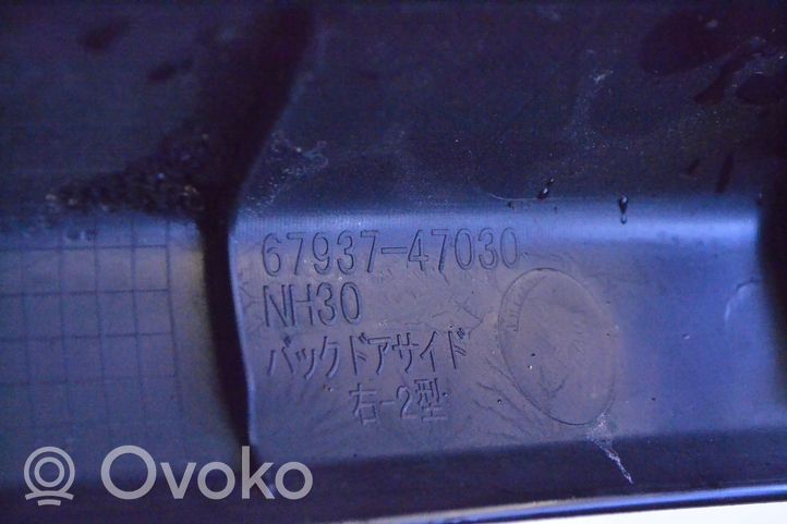 Toyota Prius (XW30) Keskikonsolin takasivuverhoilu 6793747030