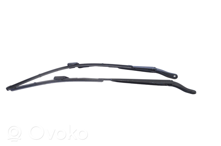 Opel Mokka X Windshield/front glass wiper blade 9822931780
