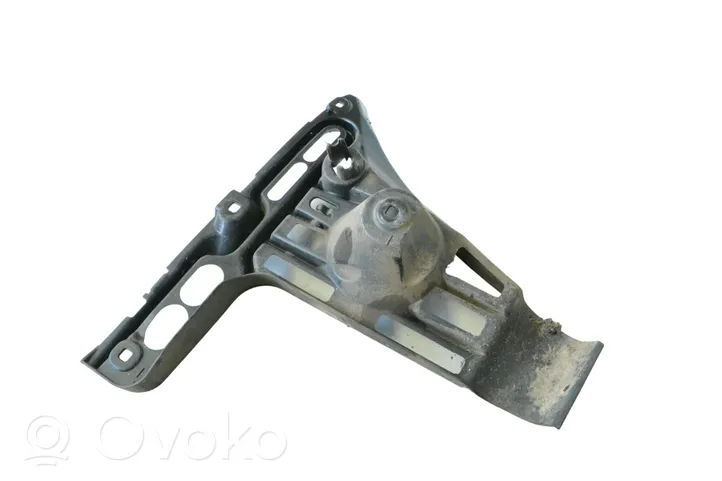 BMW 6 E63 E64 Staffa angolare del supporto di montaggio del paraurti 7008839