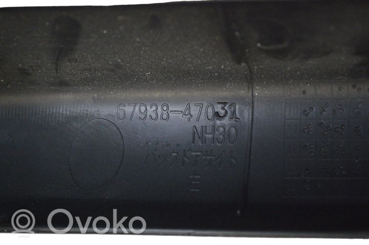 Toyota Prius (XW30) Osłona tylna tunelu środkowego 6793847031