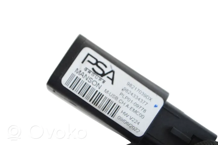 Citroen C4 III e-C4 Connettore plug in USB 9824334377