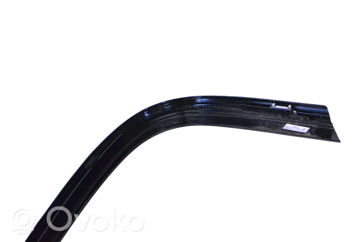 BMW 5 G30 G31 Moulures des vitres de la porte arrière 7390126